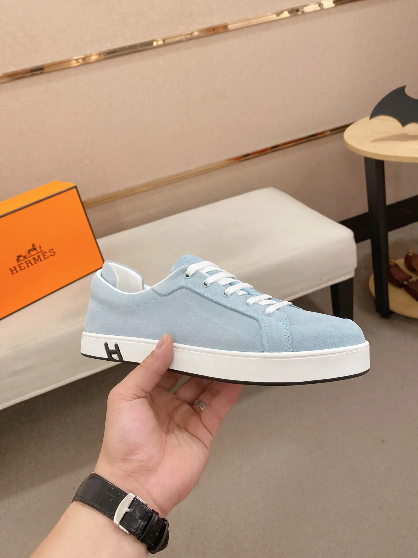 Men's clothing and shoes💰: 442💰《HERMES》【Classic original single version】Hermès; top 🔝purchase agent🔍🔍men's latest 🇺🇸 counter sales simultaneously, imported from Italy original ▲▲cowhide ▲▲ (high-end, nobility, class) ) Exquisite workmanship (Italian 🇮🇹 imported water-dyed 🐂 cowhide lining) sole: original sole provided by the original factory, ⚠️exclusive double-layer activity·TPR·rubber·combined molded outsole; super comfortable·wear-resistant·non-slip·environmental protection The real thing is more beautiful if you take the real thing (high quality, follow the order). You can enter and exit the counter at will * Number of yards: 38-44 (45 can be customized and cannot be returned or exchanged)
